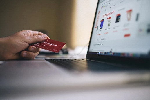 爱上海：Dreamlike Light Show： Experience the wonderful charm of night Shanghai!