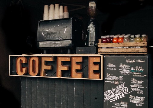 爱上海：Dreamlike Light Show： Experience the wonderful charm of night Shanghai!